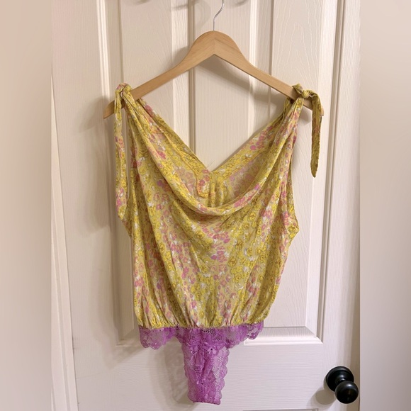 Free People Bare it All Yellow Floral Print Tie-Strap Bodysuit Size Medium - Picture 4 of 9